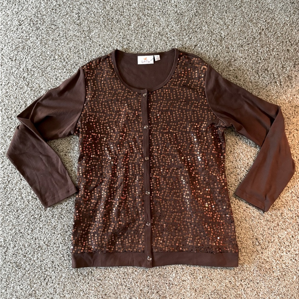 NEW cardigan style sequent front top from quaker factory size medium
